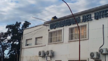 Inseguridad Eléctrica. Un hombre sufrió descarga eléctrica mientras trabajaba en una distribuidora de Santa Fe