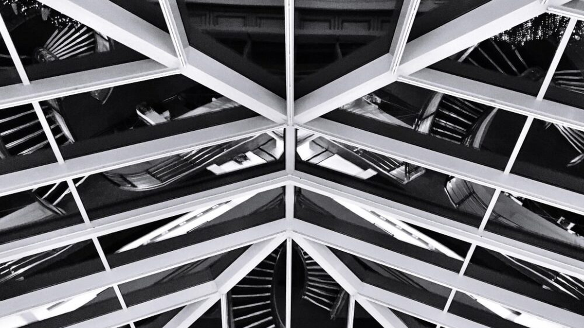 Cemento, acero y sostenibilidad innovaciones en la arquitectura industrial moderna