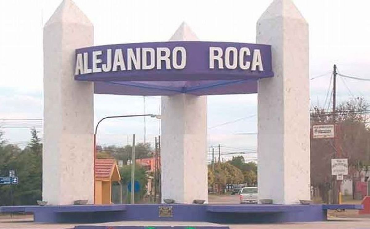 Un hombre murió electrocutado mientras reparaba un boyero en Alejandro Roca, Córdoba